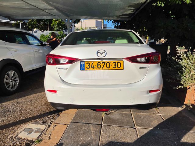 מאזדה 3