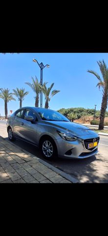 מודעת רכב מאזדה 2