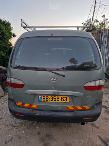 יונדאי H-1 / i800
