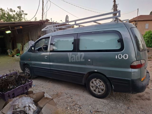 יונדאי H-1 / i800