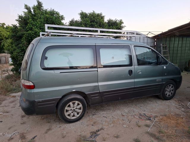 יונדאי H-1 / i800