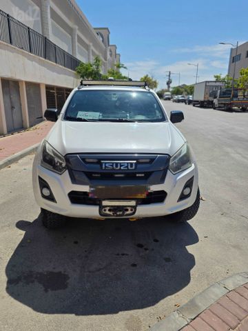מודעת רכב איסוזו די-מקס