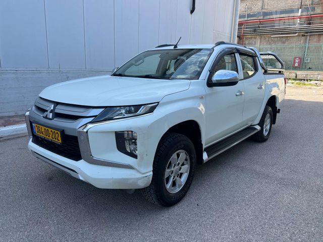 מיצובישי טרייטון / L200