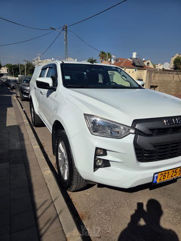 איסוזו די-מקס