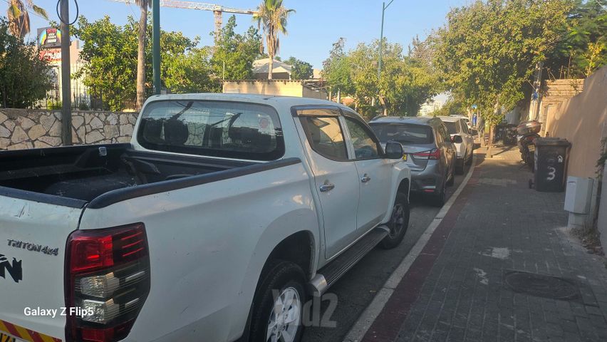 מיצובישי טרייטון / L200