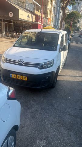 מודעת רכב סיטרואן ברלינגו
