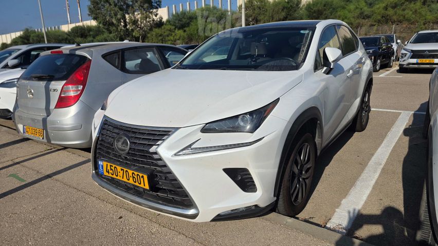 מודעת רכב לקסוס NX