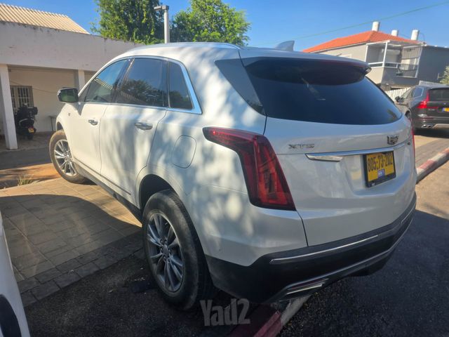 קאדילק XT5