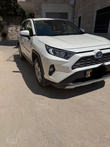 טויוטה RAV4