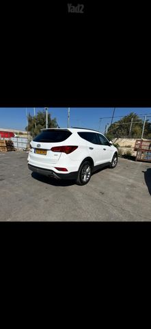 יונדאי סנטה פה