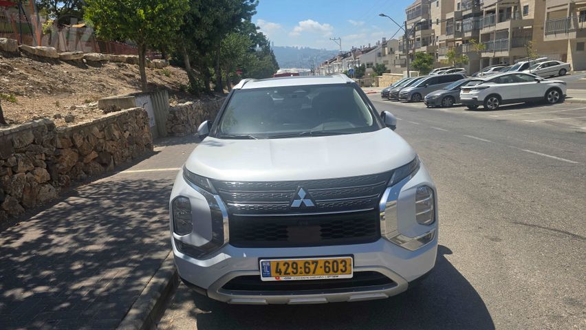 מיצובישי אאוטלנדר