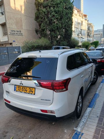 מיצובישי אאוטלנדר