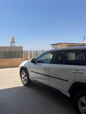 טויוטה RAV4