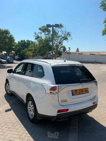 מיצובישי אאוטלנדר