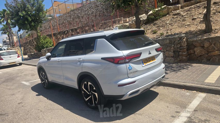 מיצובישי אאוטלנדר