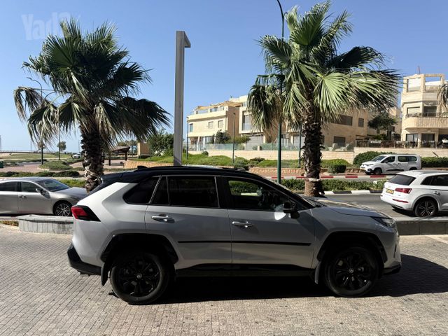 טויוטה RAV4