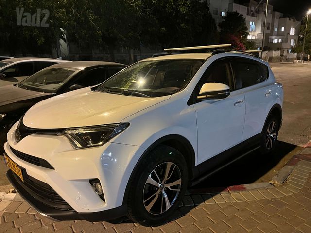 טויוטה RAV4