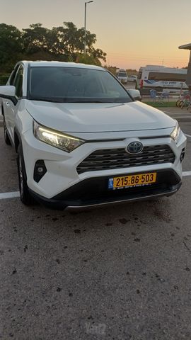 טויוטה RAV4