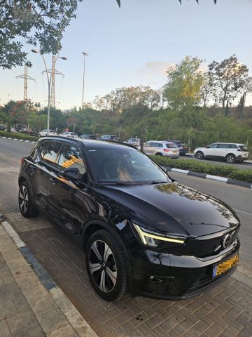 מודעת רכב וולוו XC40