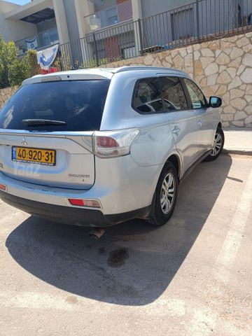 מיצובישי אאוטלנדר