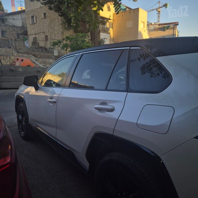 מודעת רכב טויוטה RAV4