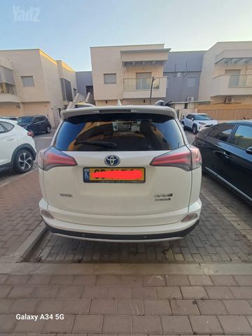 מודעת רכב טויוטה RAV4