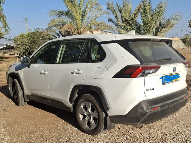 מודעת רכב טויוטה RAV4