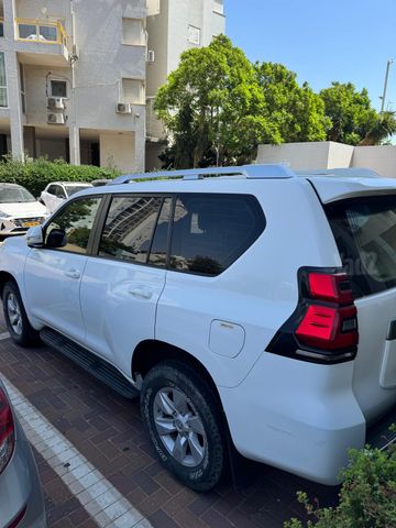 טויוטה לנד קרוזר