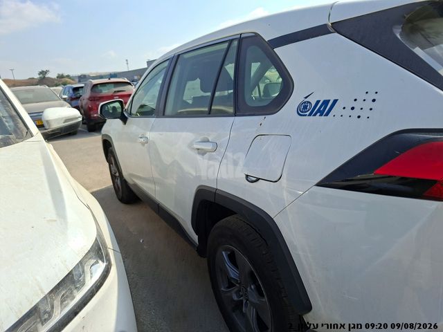 טויוטה RAV4