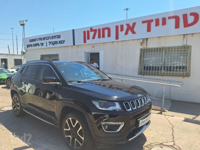 מודעת רכב ג'יפ קומפאס