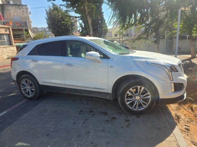 קאדילק XT5