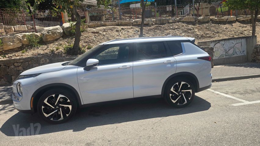 מיצובישי אאוטלנדר