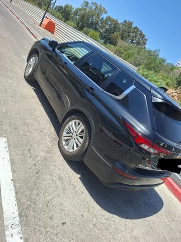 מיצובישי אאוטלנדר