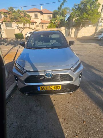 טויוטה RAV4