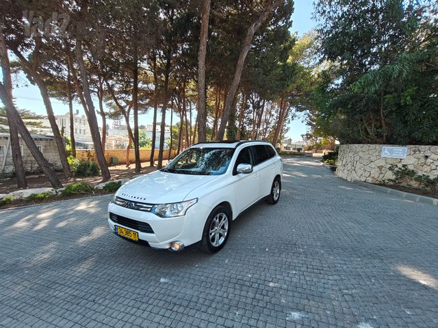 מיצובישי אאוטלנדר