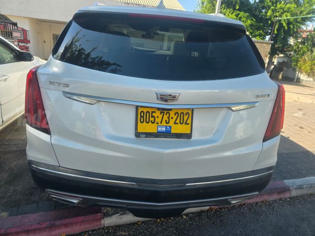 קאדילק XT5