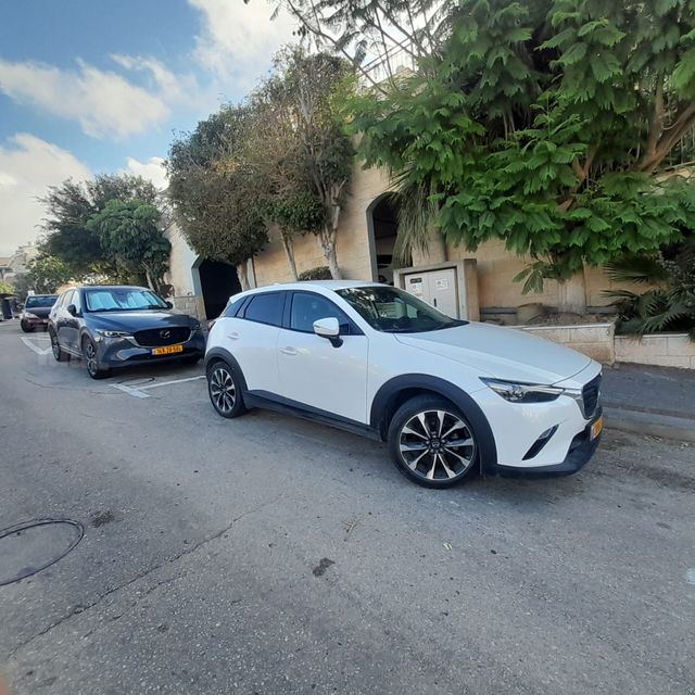 מודעת רכב מאזדה CX-3