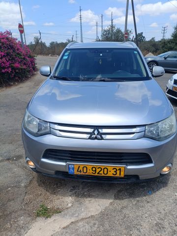 מיצובישי אאוטלנדר