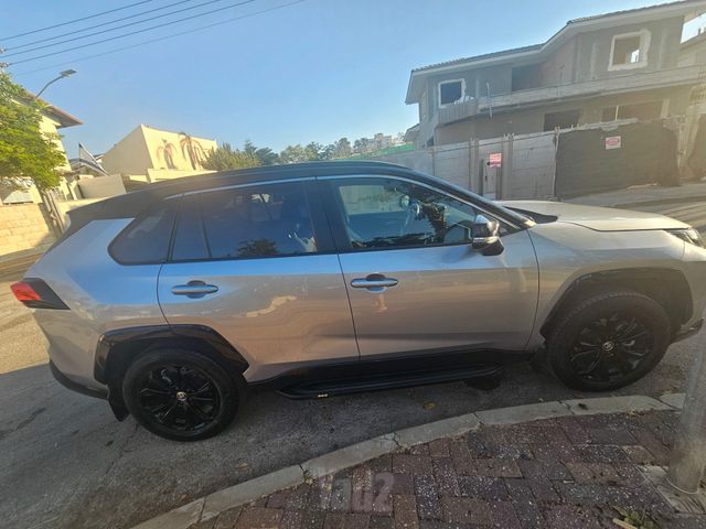טויוטה RAV4