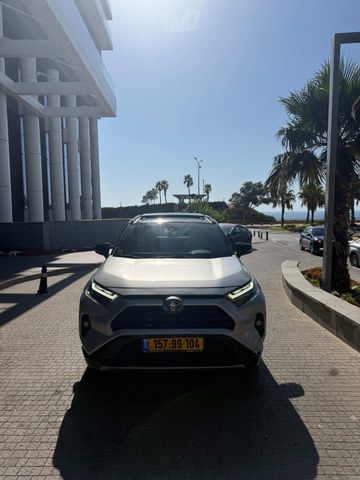 טויוטה RAV4