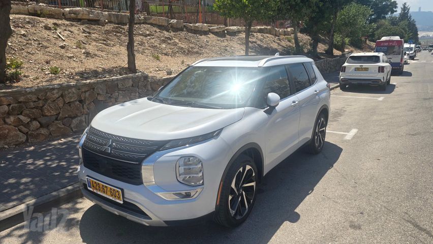 מיצובישי אאוטלנדר