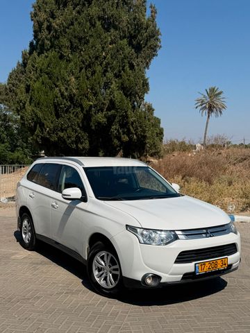 מיצובישי אאוטלנדר