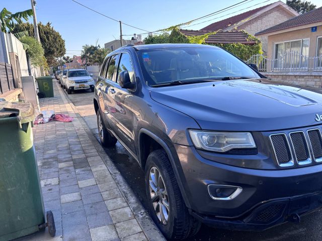 מודעת רכב ג'יפ גרנד צ'ירוקי