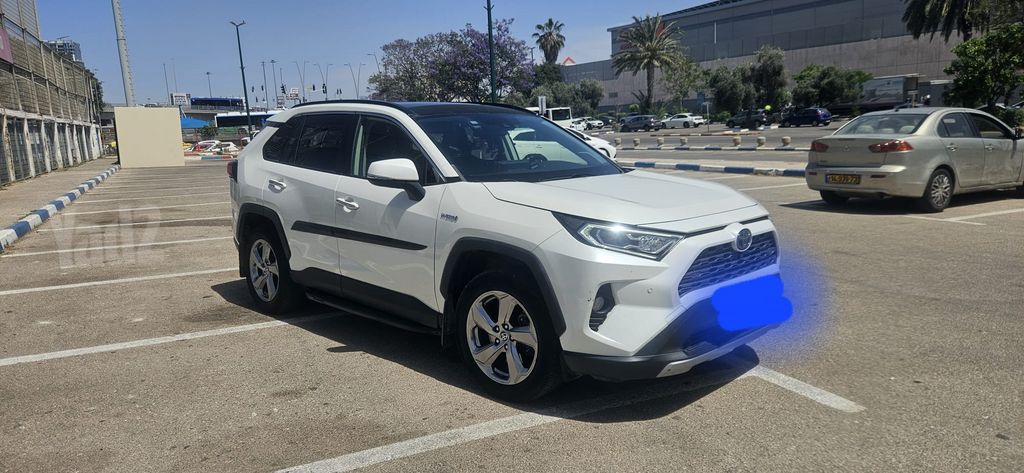 טויוטה RAV4