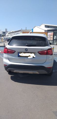 ב מ וו X1