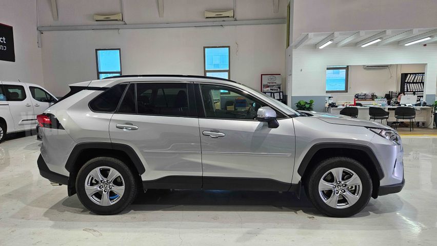 טויוטה RAV4