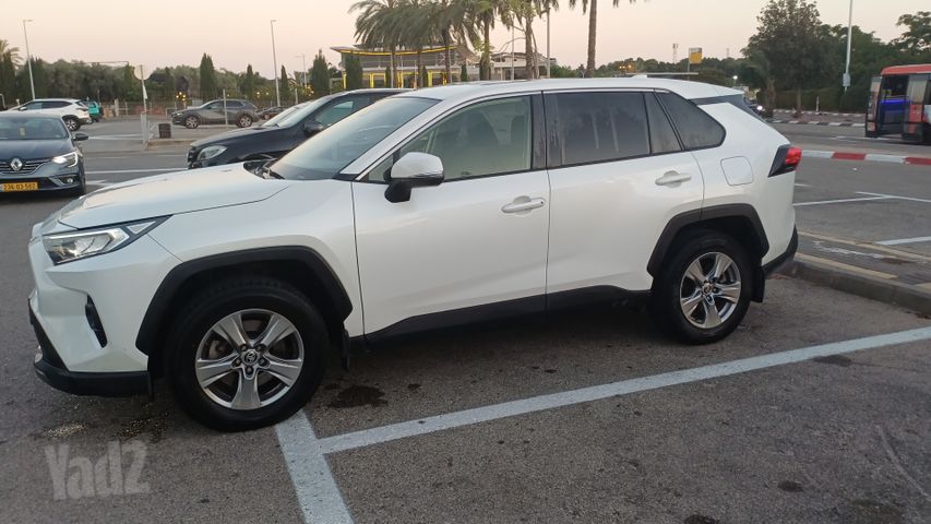 מודעת רכב טויוטה RAV4