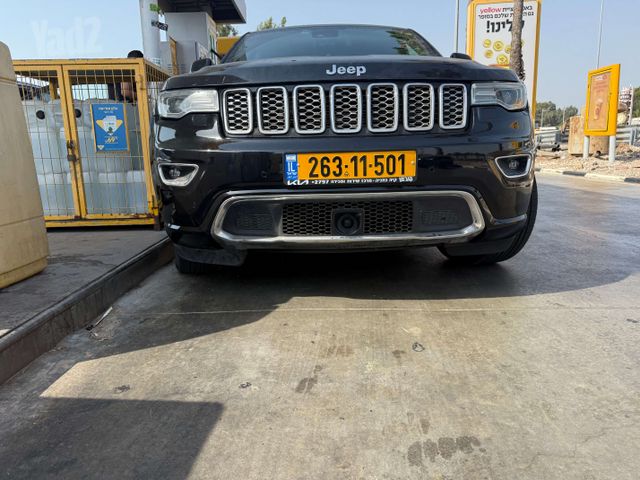 מודעת רכב ג'יפ גרנד צ'ירוקי