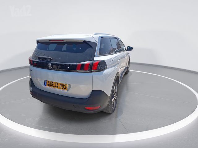פיג'ו 5008