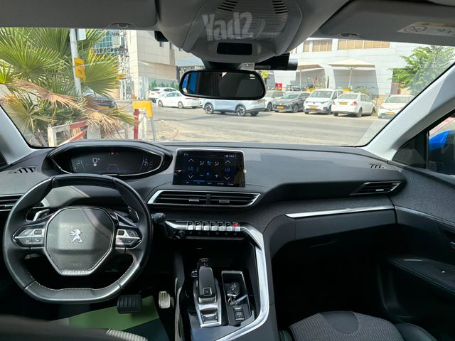 פיג'ו 3008